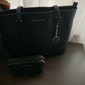 Michael Kors pure W/wallet🌟